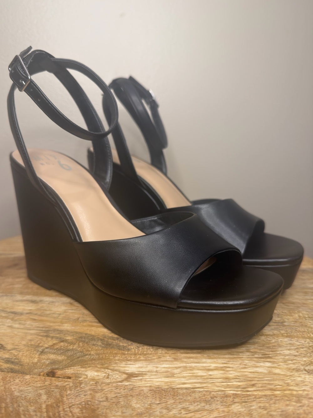 Mix No. 6 Platform Wedges Black size 7
